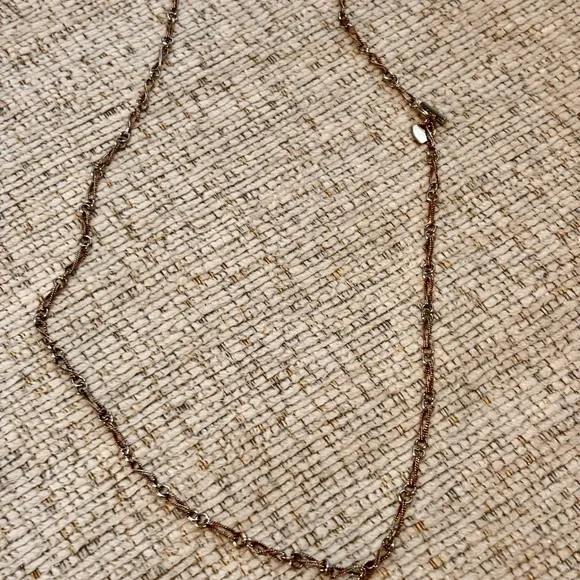 Elegant Silver Chain Necklace - Picture 3 of 12